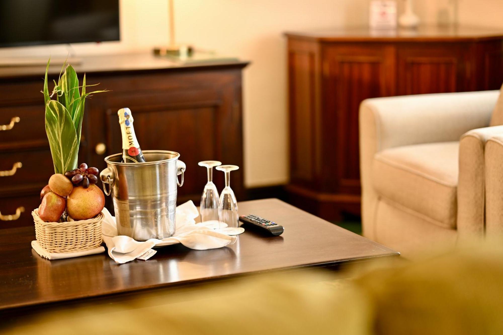 Midland Hotel נקורו מראה חיצוני תמונה